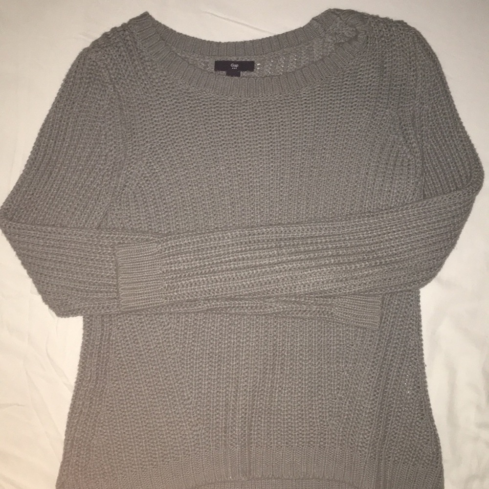 GREY GAP SWEATER